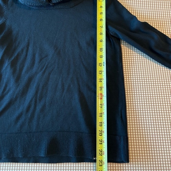 Oakley Women’s black knit sweater. Size small - Picture 11 of 15